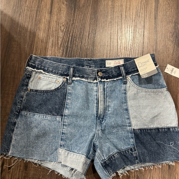 NWT gap patchwork denim 4” short sz 30/10 - Picture 1 of 6